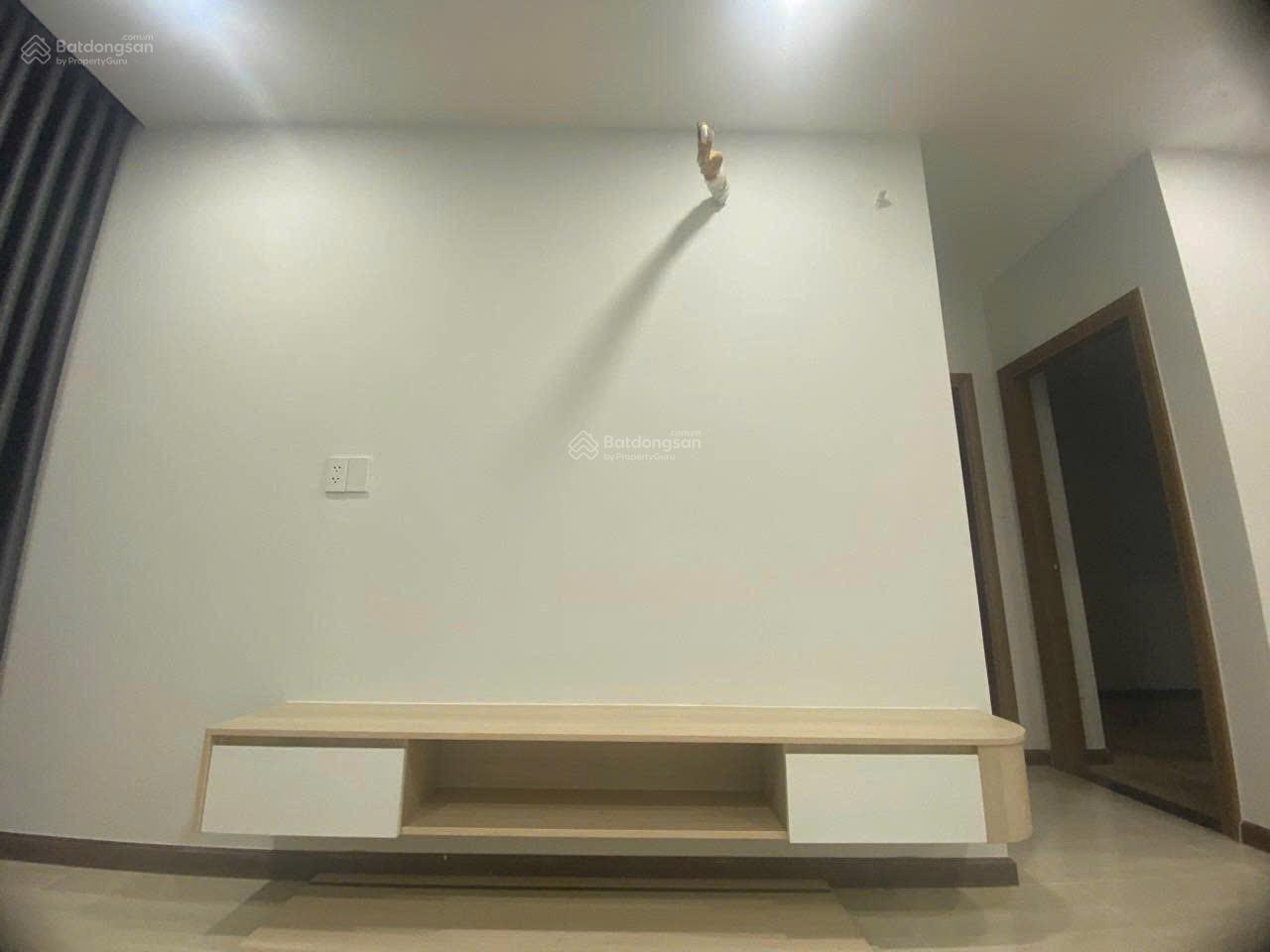 Chính chủ cần bán căn 2PN 1,820 tỷ bao thuế phí - view hồ đá, làng đại học thoáng mát LH 0336 161 ***