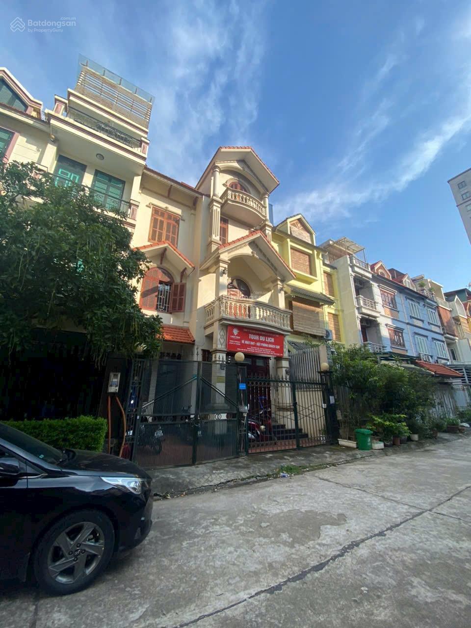 Cho thuê nhà 4 tầng. Diện tích 82.5m2 hoàn thiện đầy đủ sẵn làm văn phòng. Khu Đại Kim Nguyễn Xiển