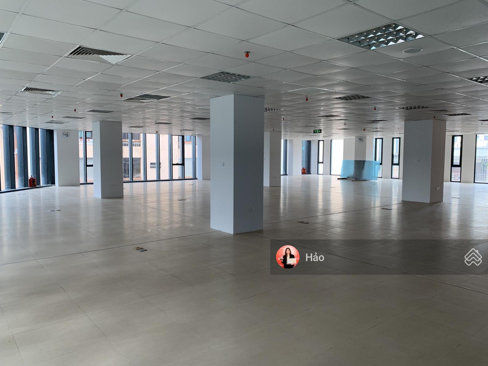 Văn phòng Kinh Đô Tower 93 Lò Đúc, 150m2, 352m2, 705m2 giá từ 350N/m2. Miễn phí 3-12tháng tiền thuê