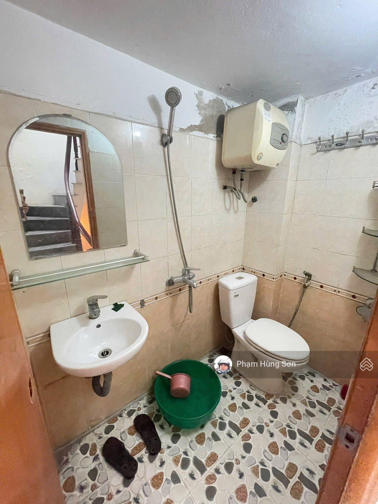 Bán gấp nhà Nguyễn Chính - Tân Mai 4 tầng 30m2 oto cách 7m, giá chỉ 4.9 tỷ