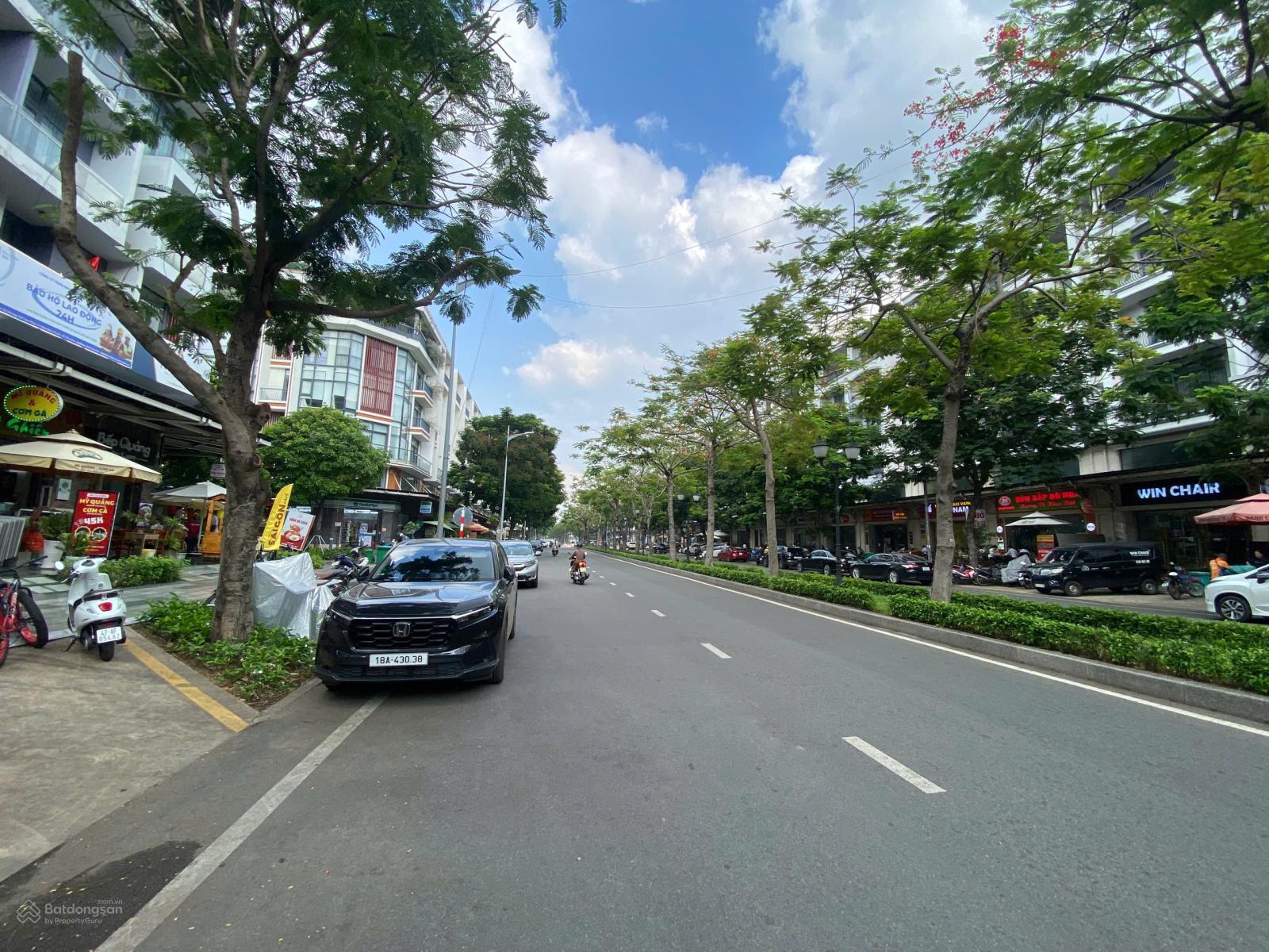 Duy nhất nhà 6 tầng mặt tiền Nguyễn Thị Nhung, hoàn thiện nội thất có thang máy, SHR giá 27,5 tỷ