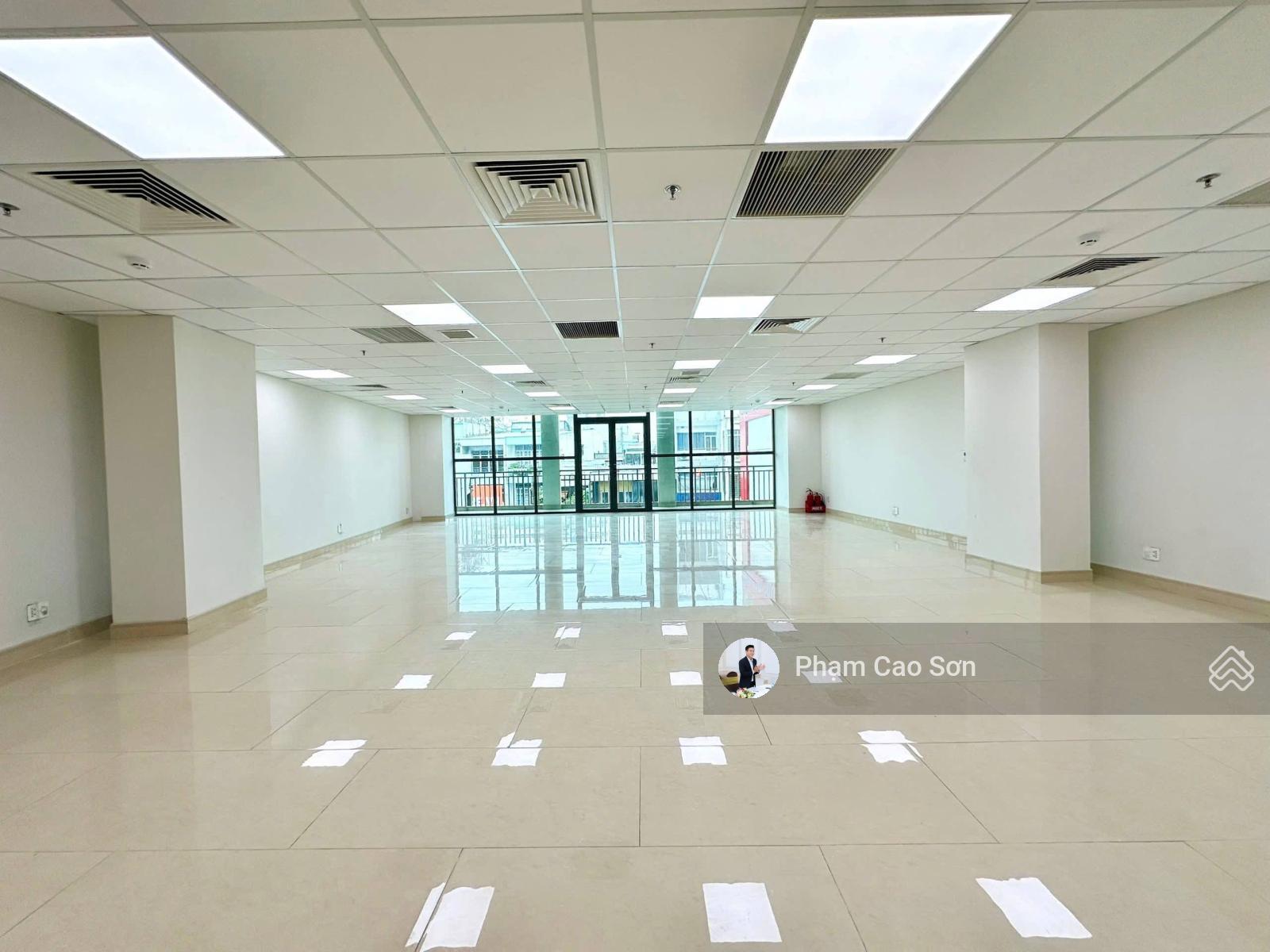 Toà nhà mặt tiền ngang 12m - sử dụng 1.900m2 số 22Bis Hậu Giang, quận Tân Bình