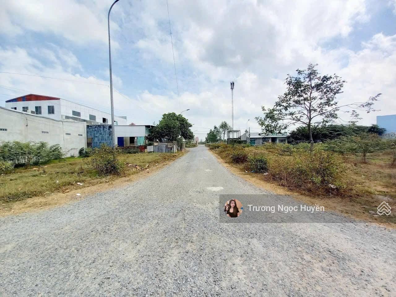 Đất đẹp ngay thành phố Gò Công, Tiền Giang cách Quốc Lộ 50 chỉ 100m, DT 130m2 giá 1tỷ4. Sổ sẵn