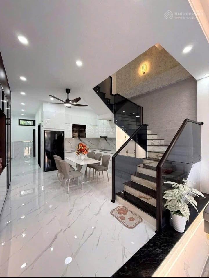 Cần bán gấp căn nhà ngay mặt tiền đường Nguyễn Hữu Trí - SHR - 1,6 TỶ