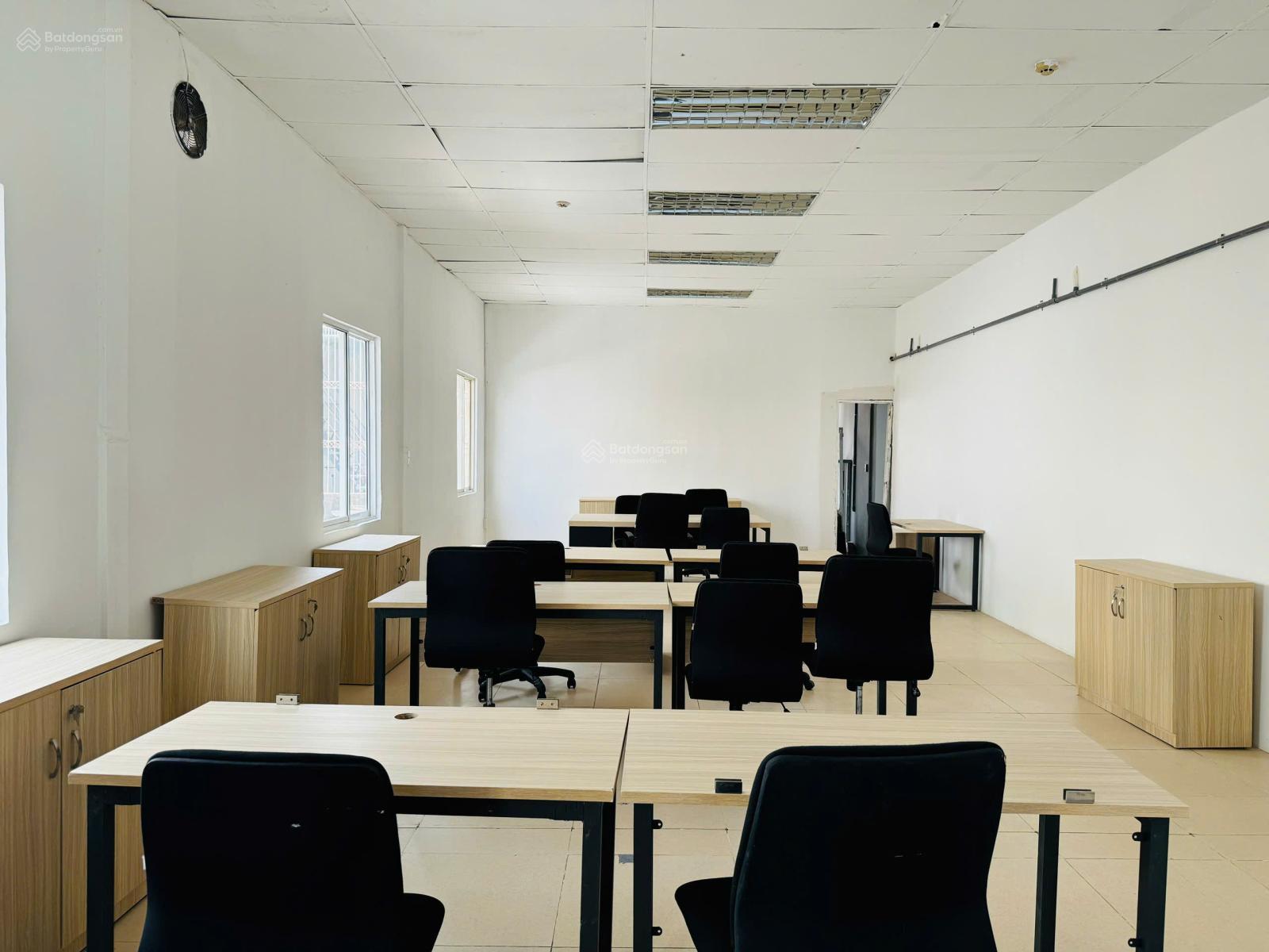 Cho thuê văn phòng tại Phan Xích Long chỉ 18tr cho 100 m2, Phú Nhuận, HCM