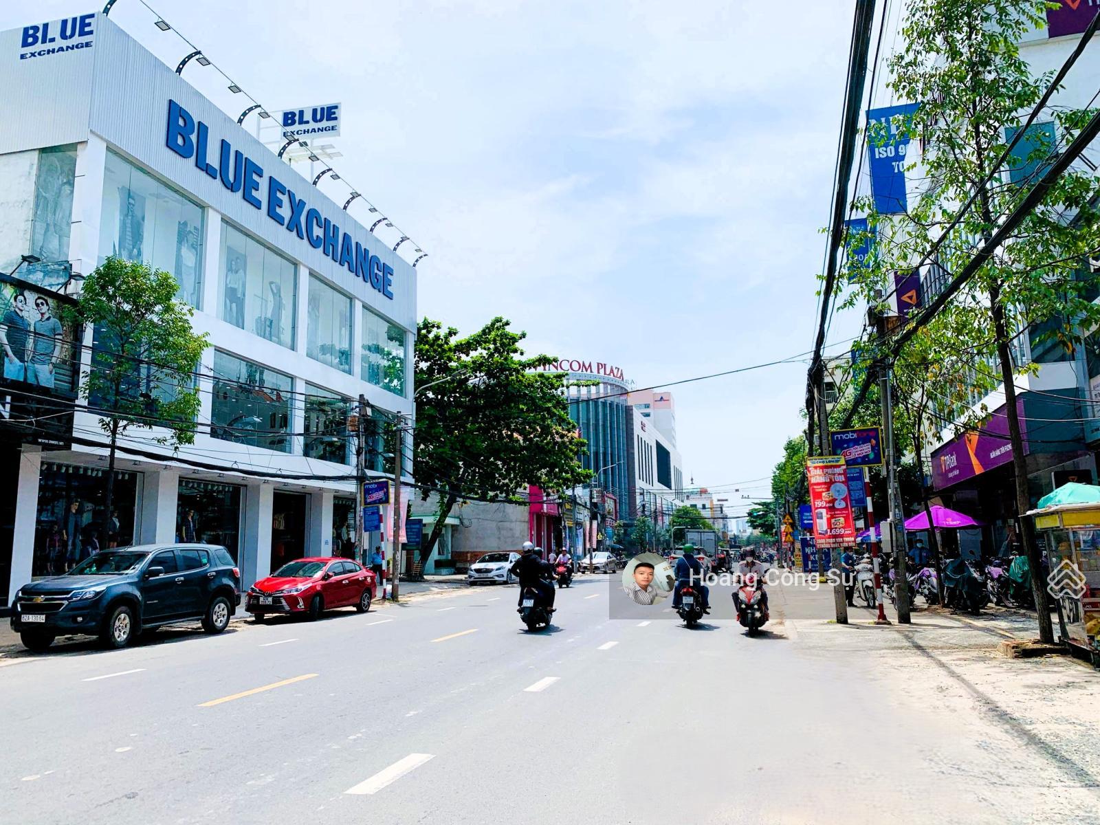 Cho thuê nhà ngang 20m mặt tiền đường Phạm Văn Thuận ngay ngã tư Vincom 1500m2 sàn giá 250 triệu