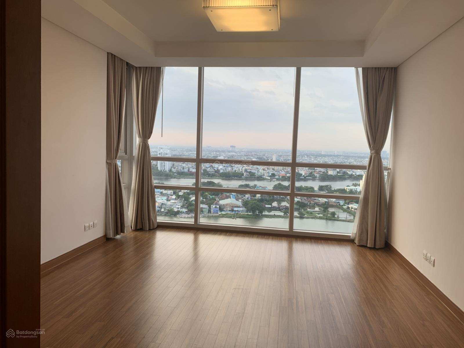 Cho thuê căn hộ dự án Xi Riverview Palace diện tích 200m2 3 PN, nội thất cơ bản, xem nhà 24/7