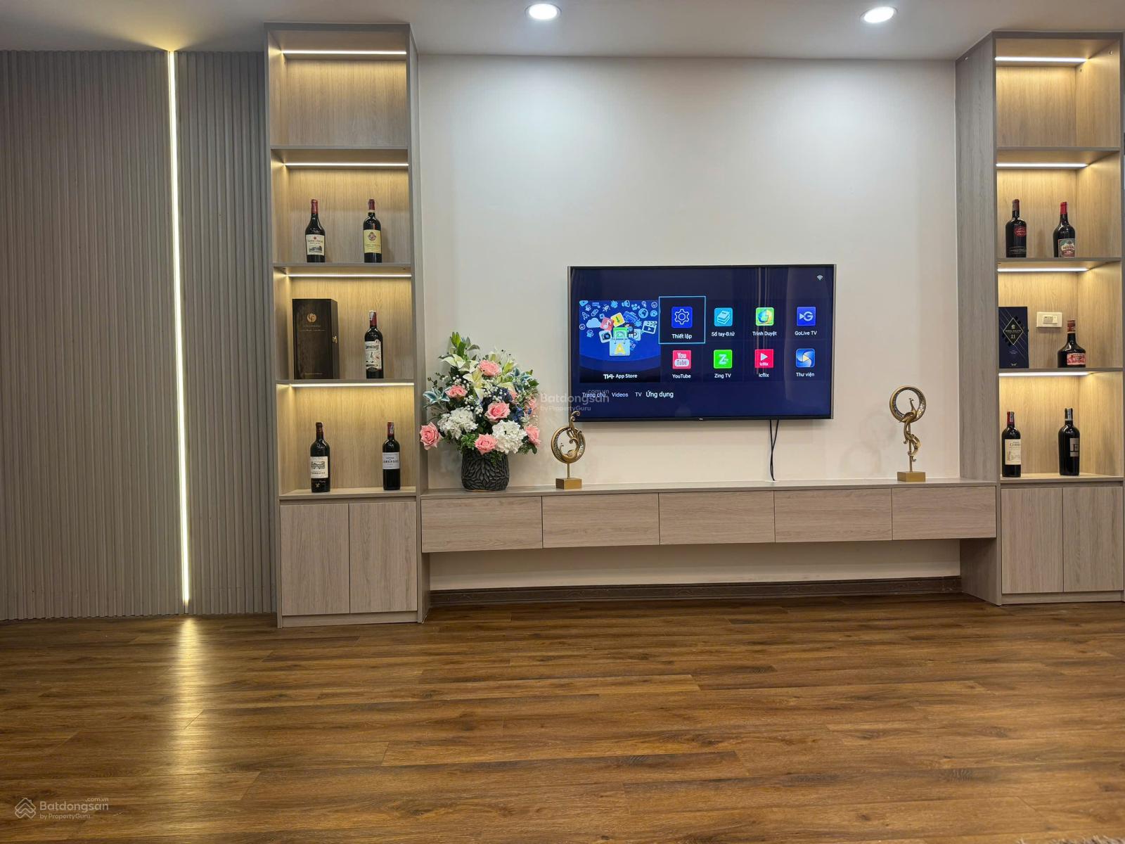 Bán gấp căn hộ 3 ngủ 100m2 chung cư 60B Nguyễn Huy Tưởng sổ đỏ lâu dài, có slot ô tô