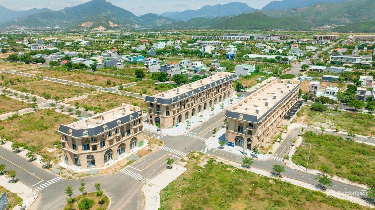 Chính chủ cần bán lô đất TĐC Dragon đường 7,5m trục vào đại lộ The Lumia sổ sẵn giá siêu rẻ