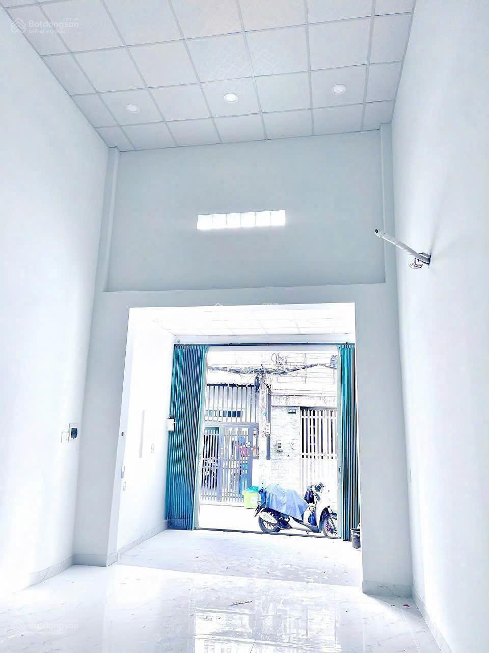 Bán nhà hẻm rộng gần mặt tiền Tỉnh Lộ 10, ngay chợ Bình Trị Đông