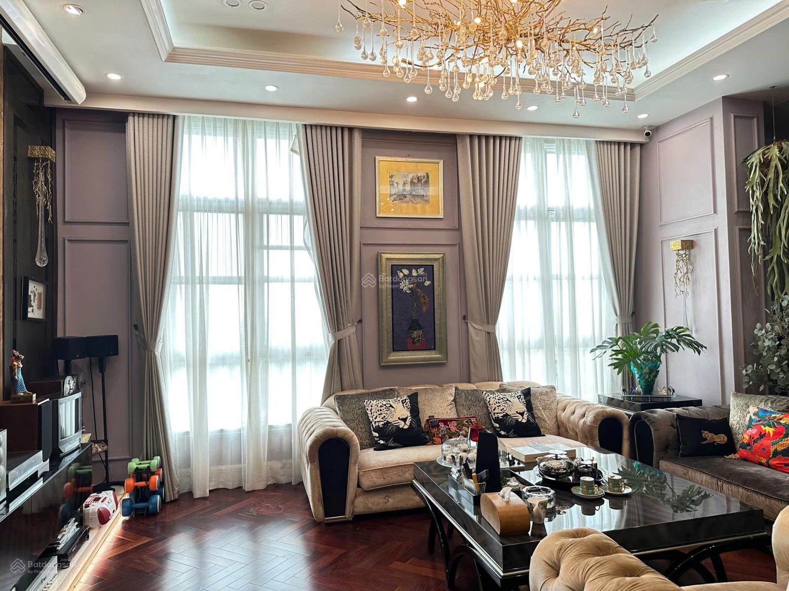 Cần bán gấp căn hộ 100,6m2 - 2pn 2vs toà B The Manor Mễ Trì, giá 8,1 tỷ, sẵn sổ full nội thất