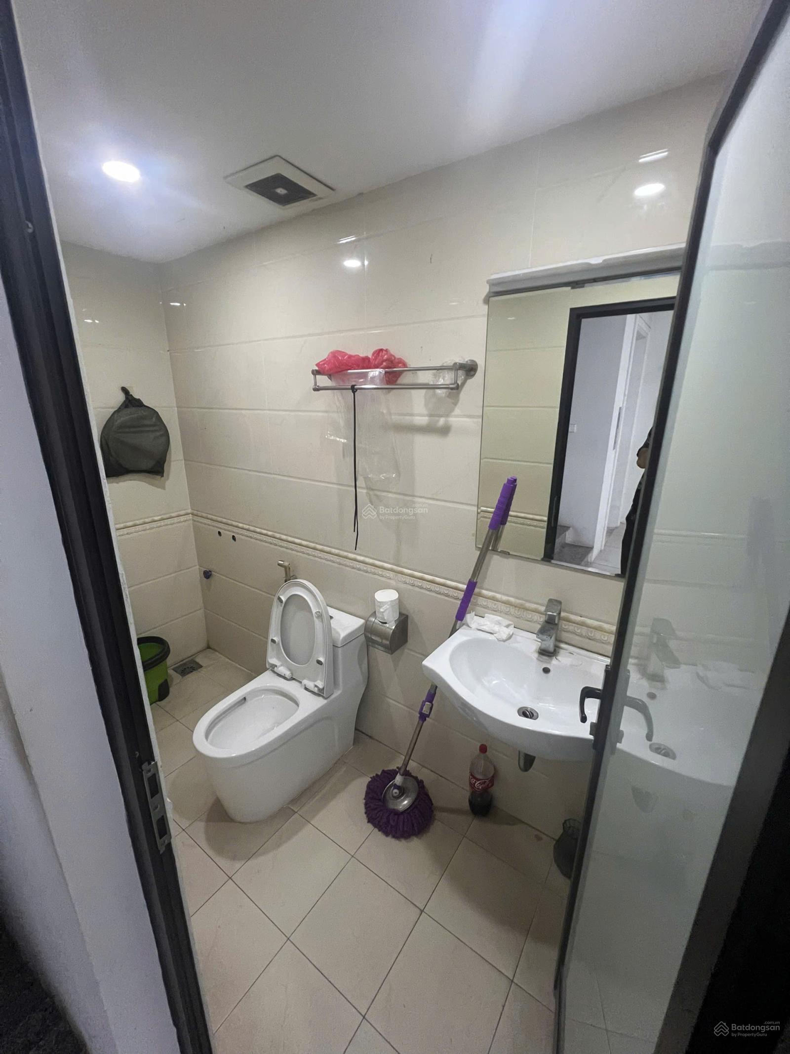 Chính chủ cho thuê văn phòng mặt đường Trần Thái Tông 75m2 giá sốc 12tr. LH 0966 772 *** Chính chủ cho thuê văn phòng mặt đường Trần Thái Tông 75m2 giá sốc 12tr. LH 0966 772 ***