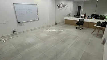 Chính chủ cho thuê văn phòng mặt đường Trần Thái Tông 75m2 giá sốc 12tr. LH 0966 772 ***