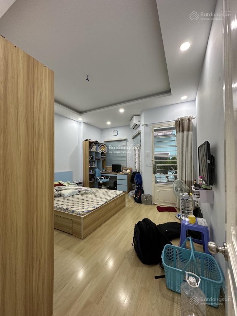 Cần bán gấp nhà 4 tầng ngay Chợ Phạm Văn Hai, P. 3, Tân Bình. DT 4 x 8m, giá 5,5 tỷ