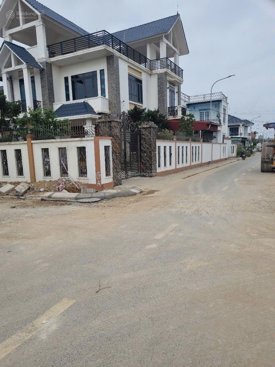 Rẻ nhất Lạng Côn Đông Phương Kiến Thụy. 130.3m2 ngang 5.5m giá 3ty150tr. Gần Vinhomes. Gần nhà ga