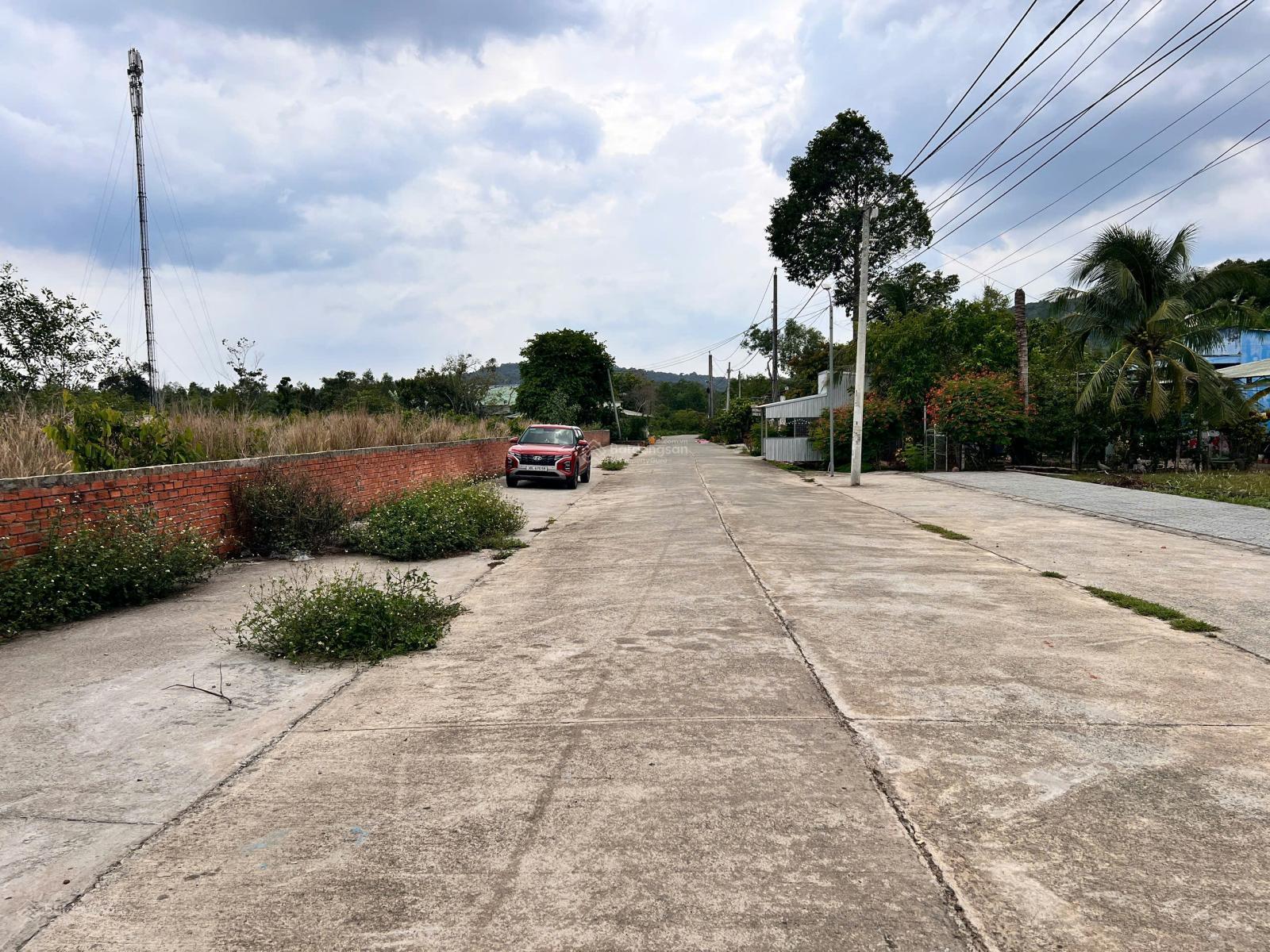 Bán đất mặt tiền đường Trung Đoàn 15m, 120m2 có thổ cư 100m2, giá chỉ 2,3 tỷ