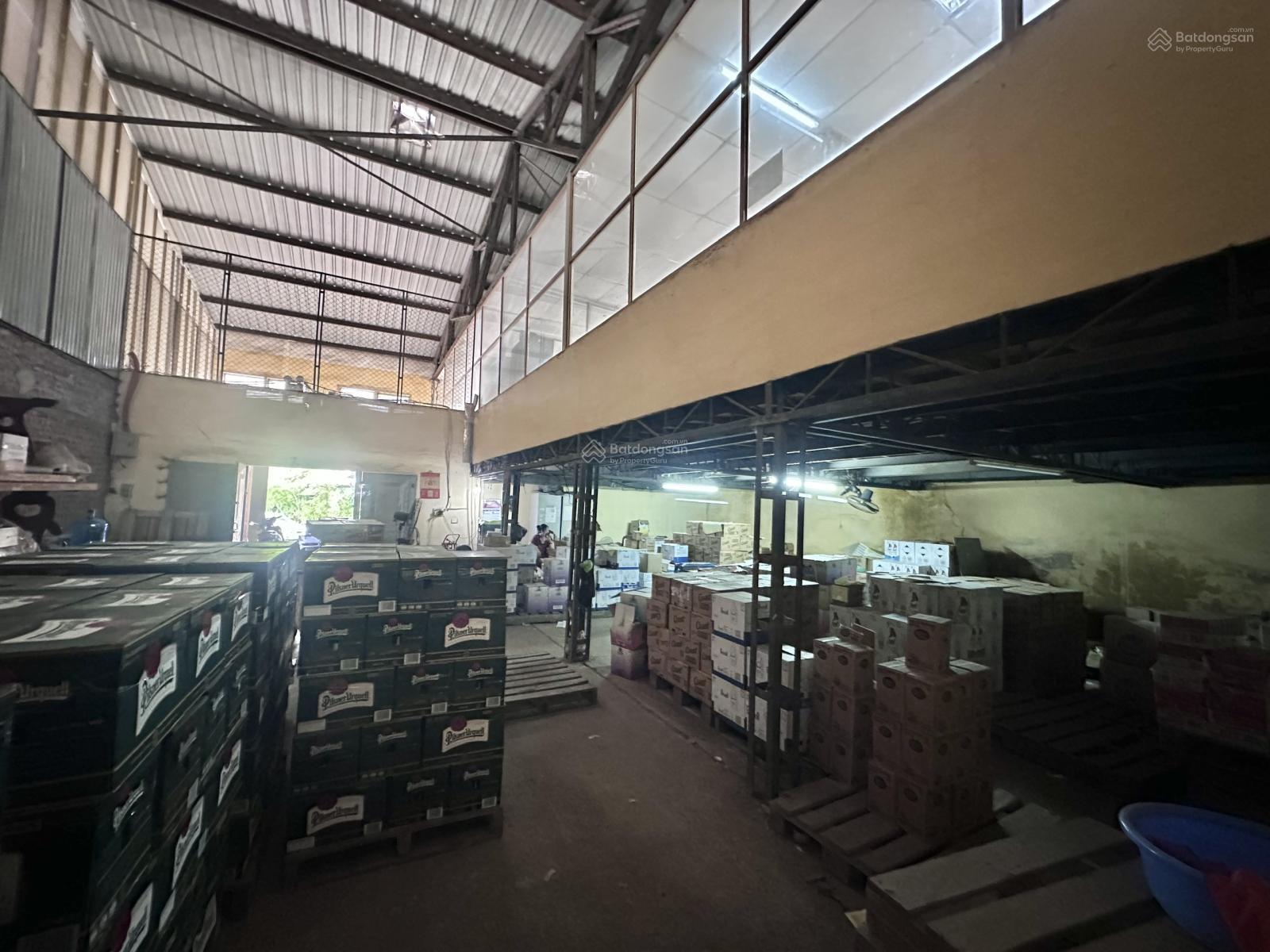 260m2 kho chứa hàng khu Bồ Đề cần cho thuê, container đỗ cửa, giá 20tr/th