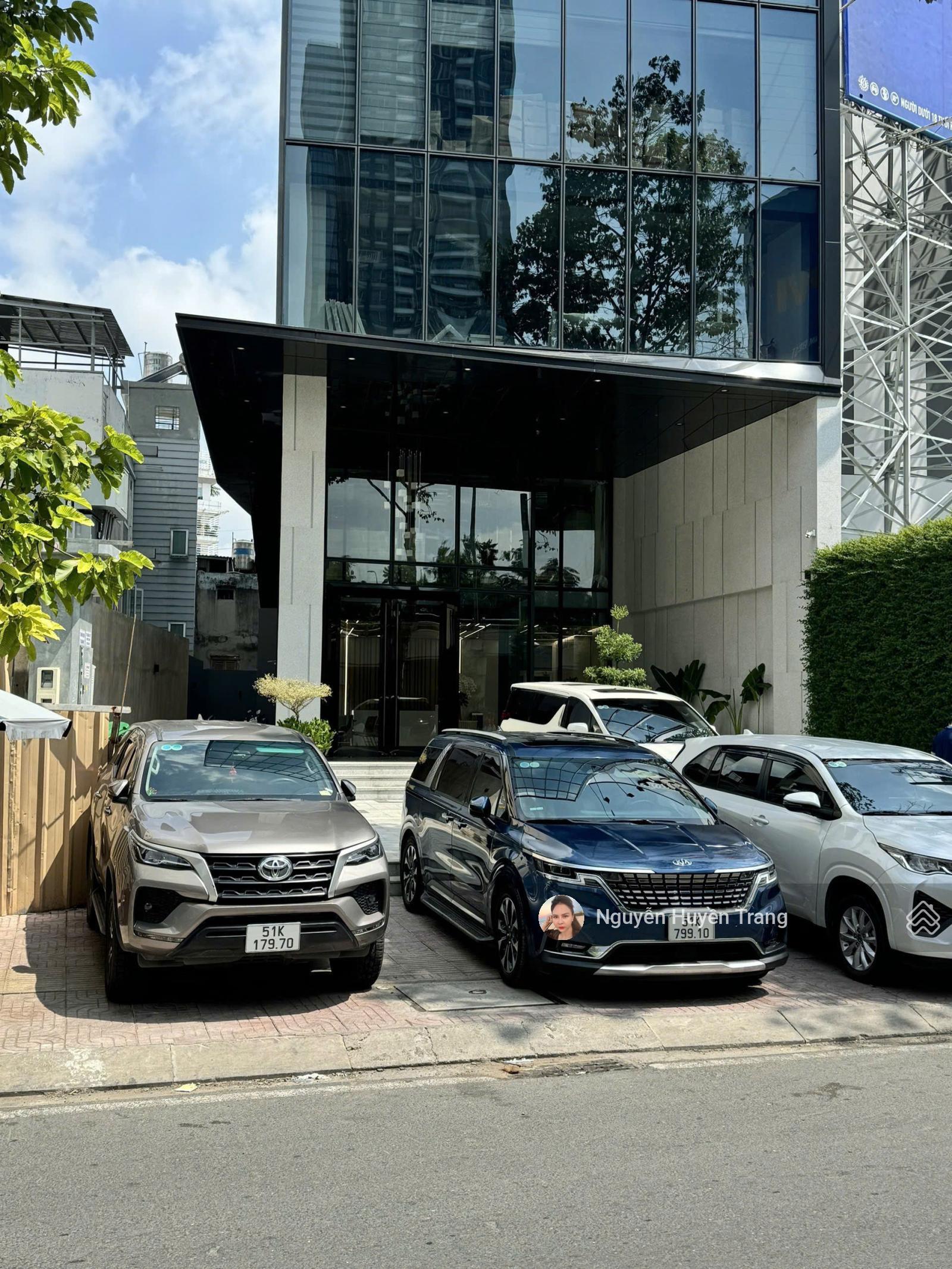 Tòa Building khan hiếm hầm - 7 tầng góc 2MT Phan Đăng Lưu P6 BT (13x22m) HĐT 350tr/th chỉ 99 tỷ