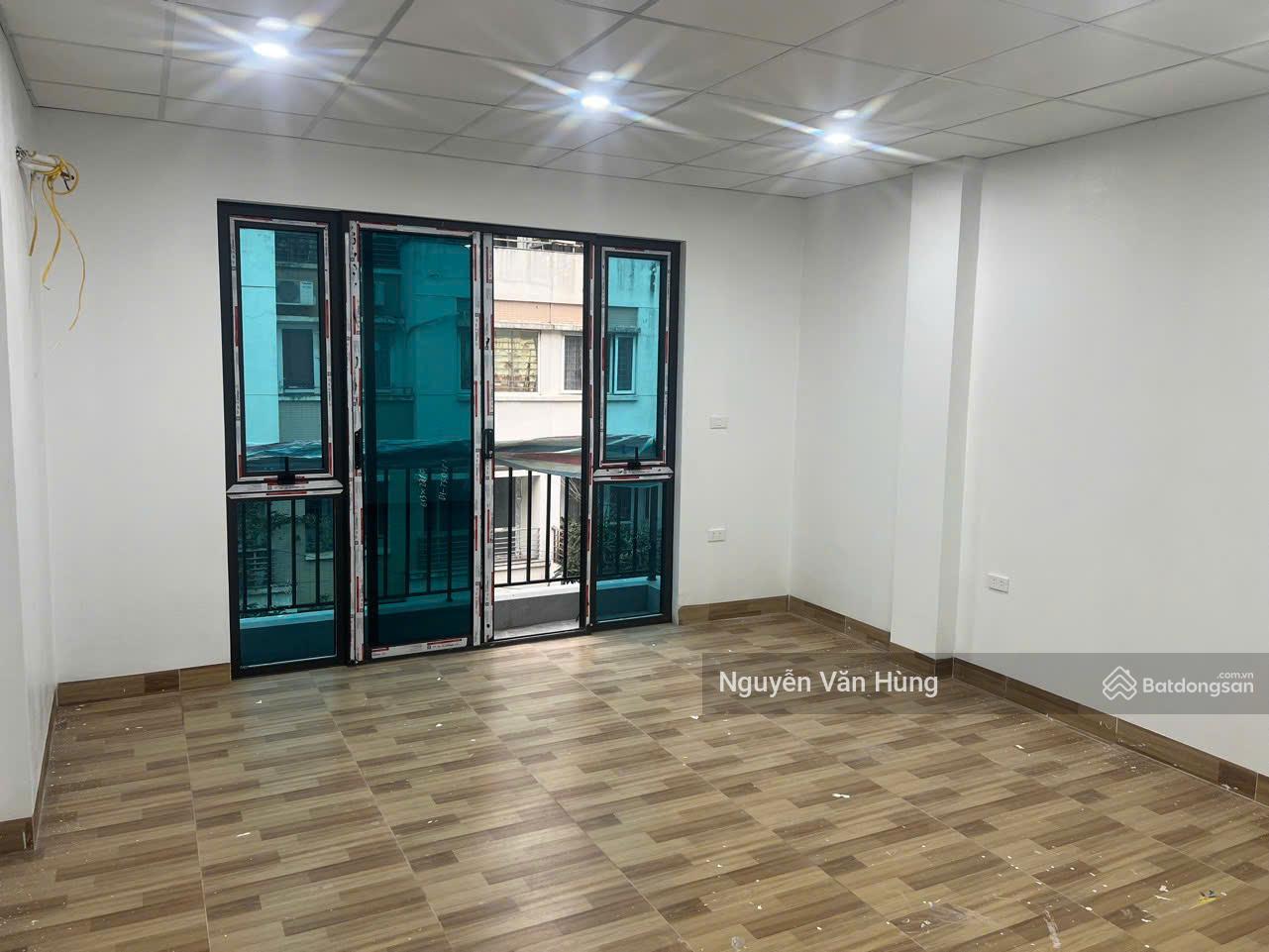 Cho thuê nhà Văn Phú 90m2, 4 tầng thông sàn mới đẹp chỉ 20tr xe công đỗ cửa
