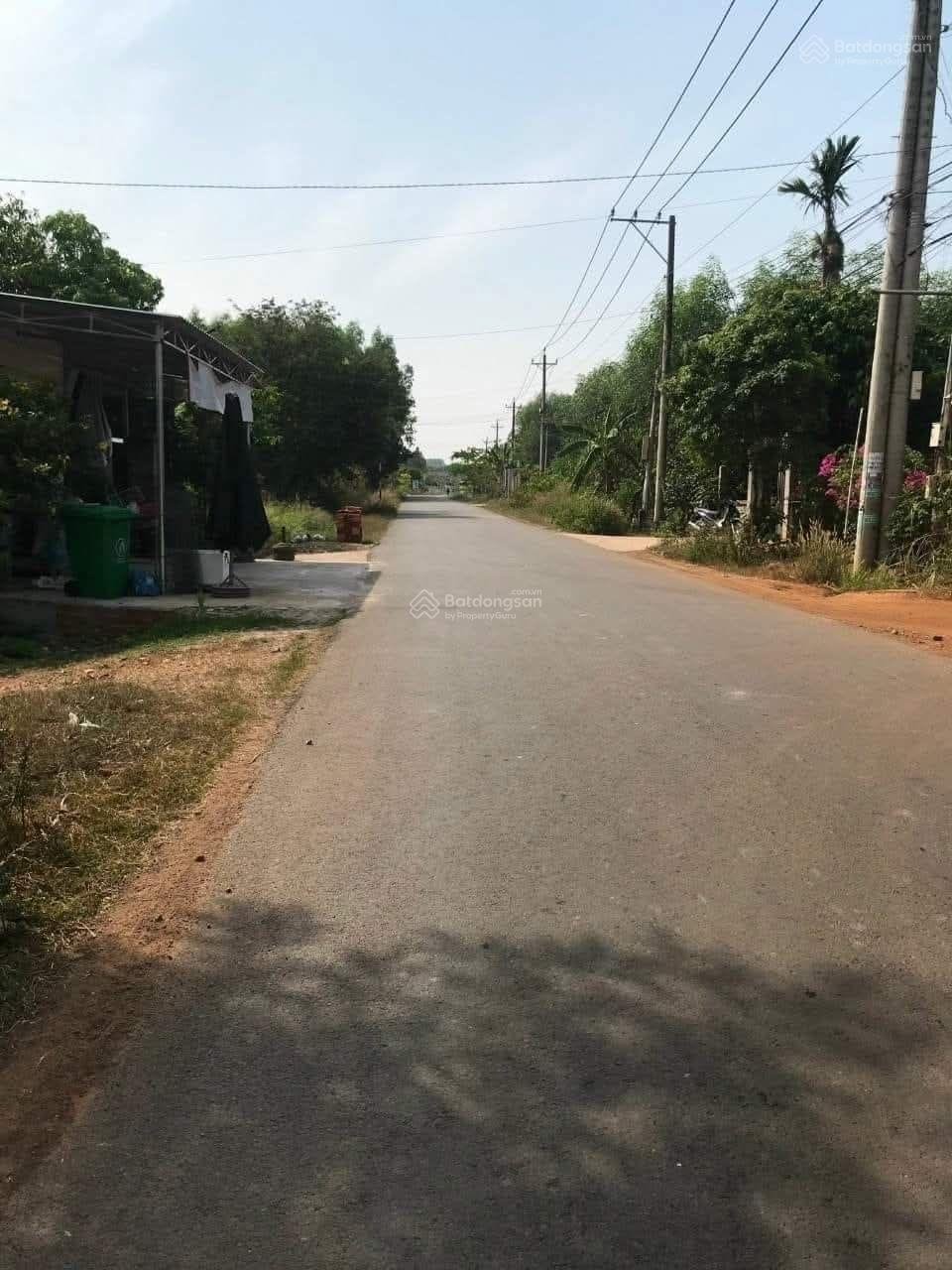 Siêu phẩm mặt tiền siêu dài bám hết đất. Phù hợp phân sào đầu tư... Hơn 200m mặt tiền đường Siêu phẩm mặt tiền siêu dài bám hết đất. Phù hợp phân sào đầu tư... Hơn 200m mặt tiền đường