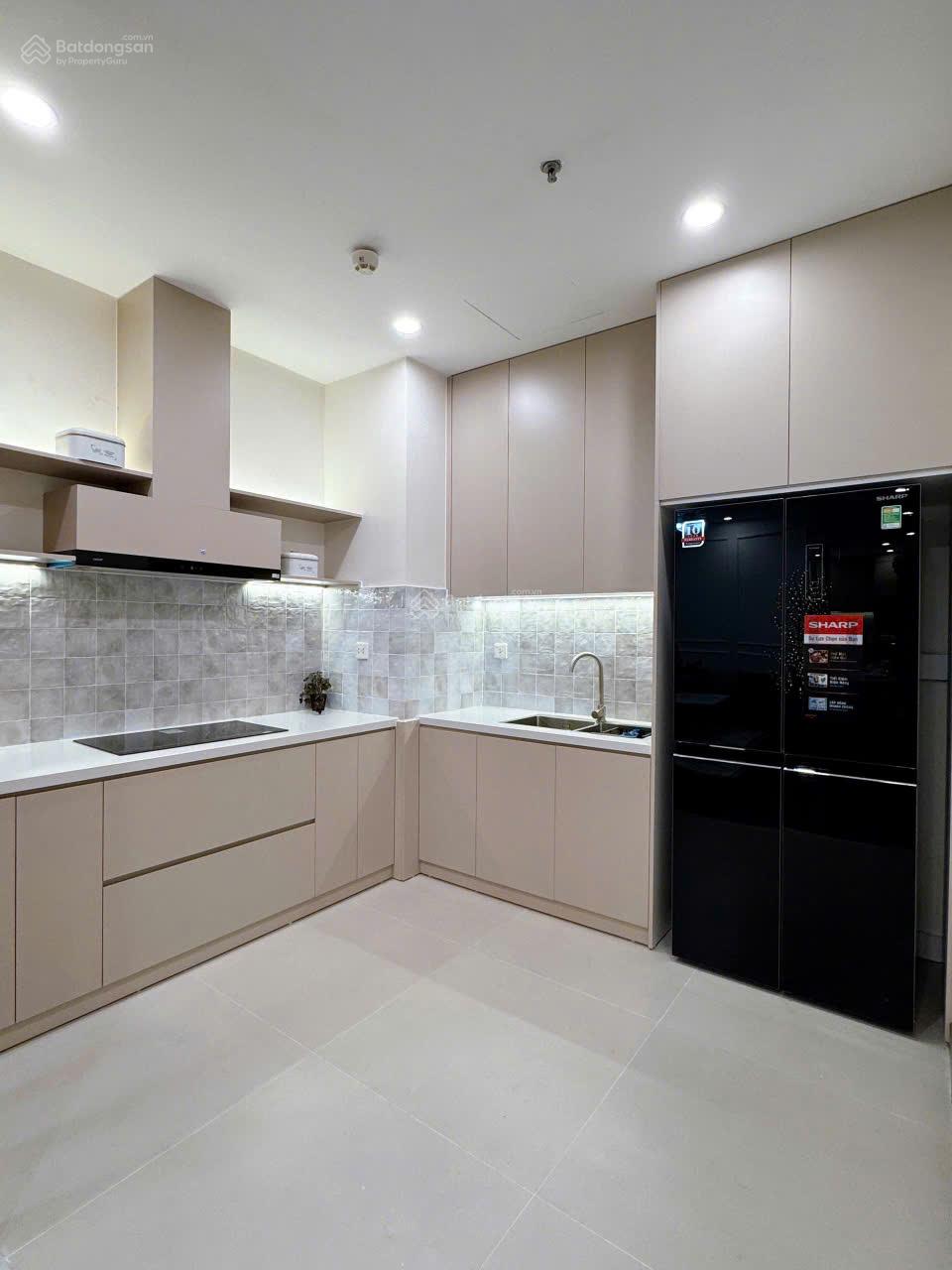 Bán gấp căn hộ 2N tòa T11 nội thất cao cấp sửa hết 600 triệu. Giá 6 tỷ 6 thương lượng sâu!