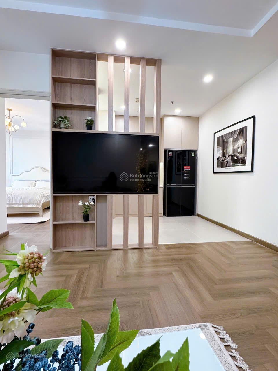 Bán gấp căn hộ 2N tòa T11 nội thất cao cấp sửa hết 600 triệu. Giá 6 tỷ 6 thương lượng sâu!