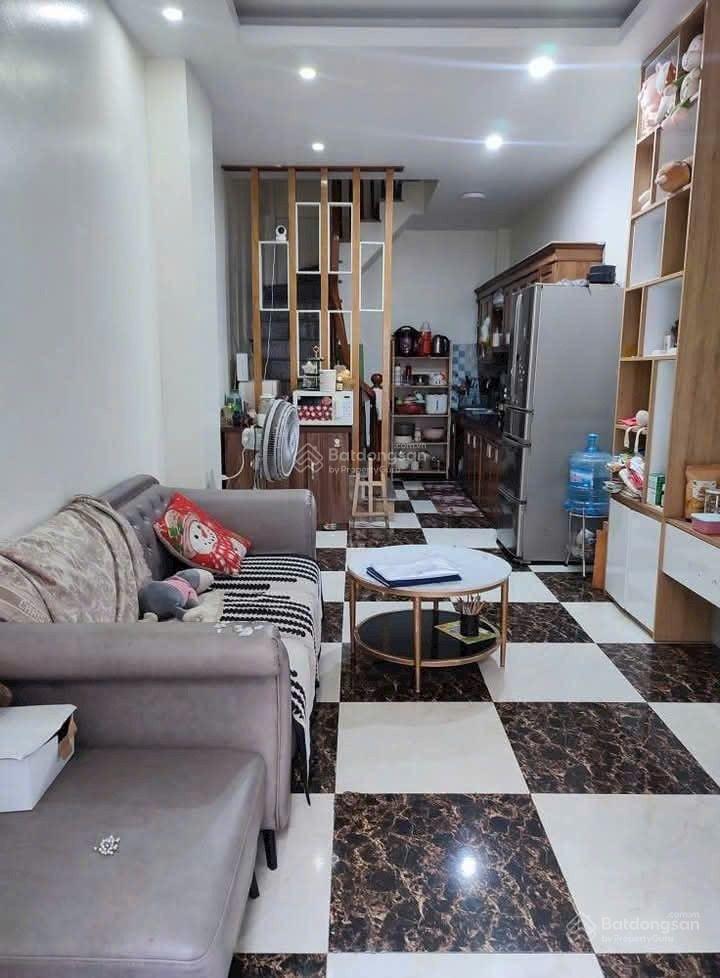 Bán gấp nhà lô góc 5 tỷ, 35m2, MT 4m, tại Ngọc Thụy, Long Biên. Ô tô, kinh doanh, gần Khai Sơn Hill