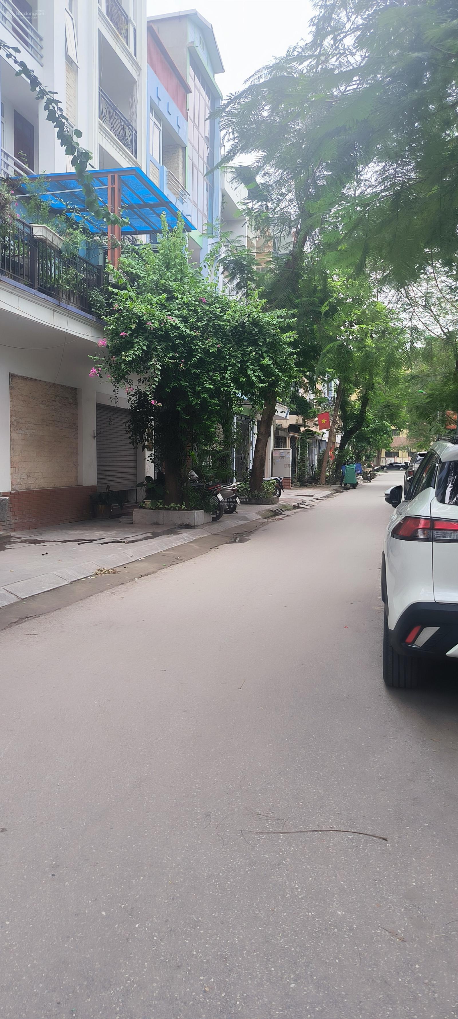 Bán đất Đồng Mai, hơn 200m2. Tiện ích xung quanh, đường ô tô. Nhỉnh 7 tỷ