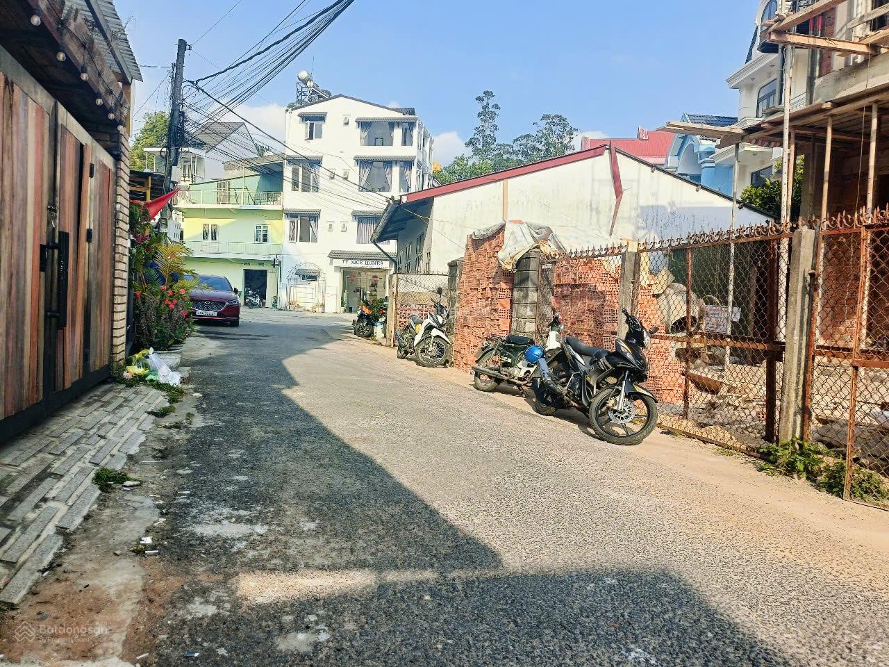 Đất biệt thự DT 256m2, thực tế 400m2 tặng GPXD đường Phù Đổng Thiên Vương, đường ô tô. Giá 9.5 tỷ