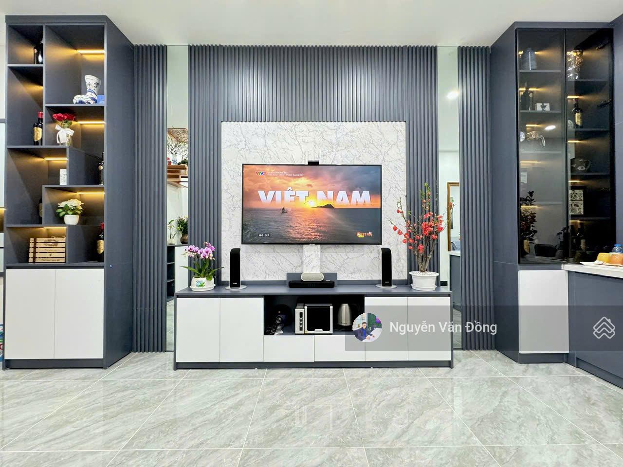 Gia đình tôi cần bán căn hộ KĐT Thành Phố Giao Lưu Phạm Văn Đồng, sổ đỏ sẵn, nhà đẹp bàn giao ngay Gia đình tôi cần bán căn hộ KĐT Thành Phố Giao Lưu Phạm Văn Đồng, sổ đỏ sẵn, nhà đẹp bàn giao ngay