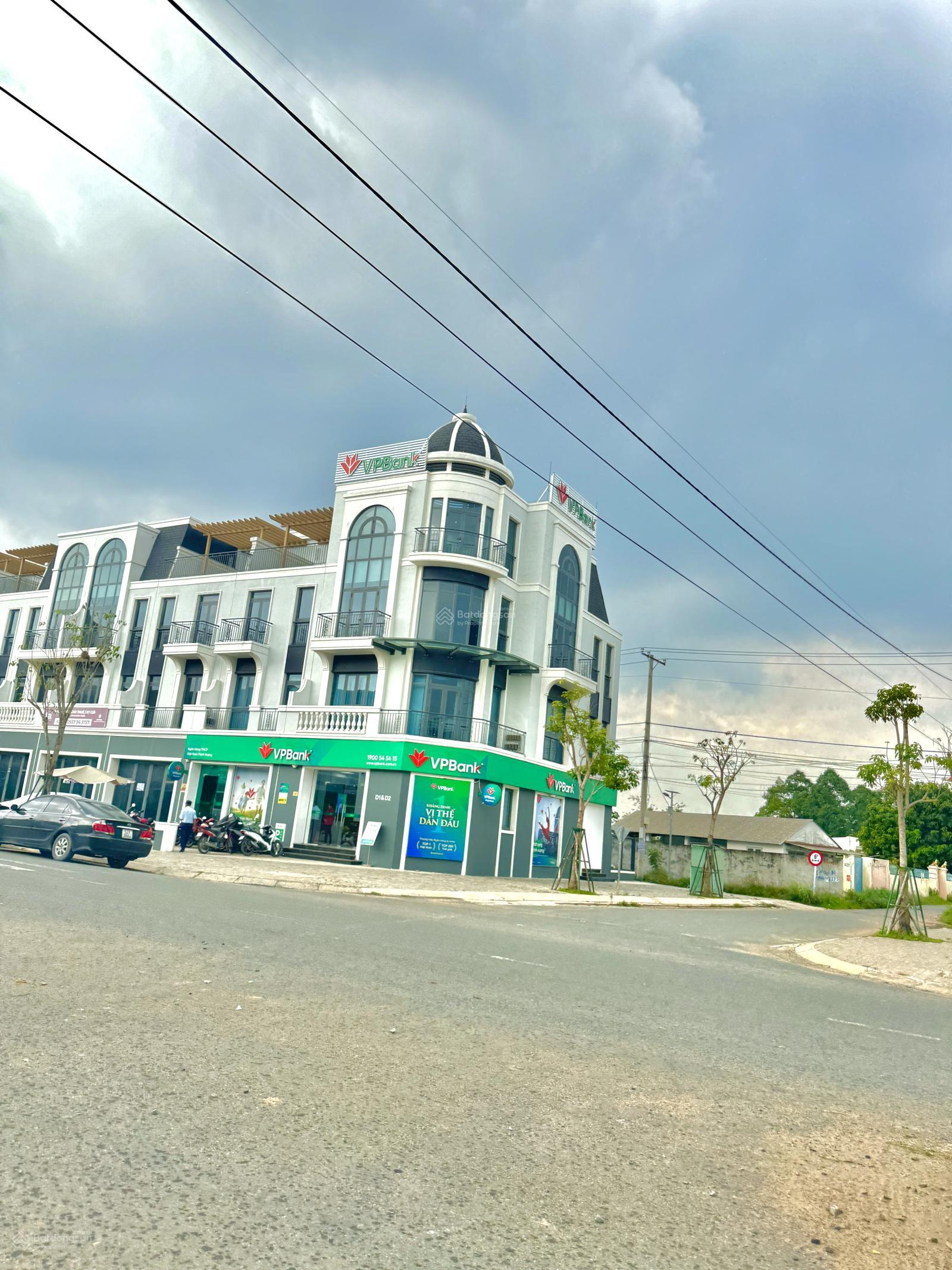 Bán lô góc đầu tư 403,6m2 gần Vinhomes Hậu Nghĩa, full thổ cư, sổ hồng riêng