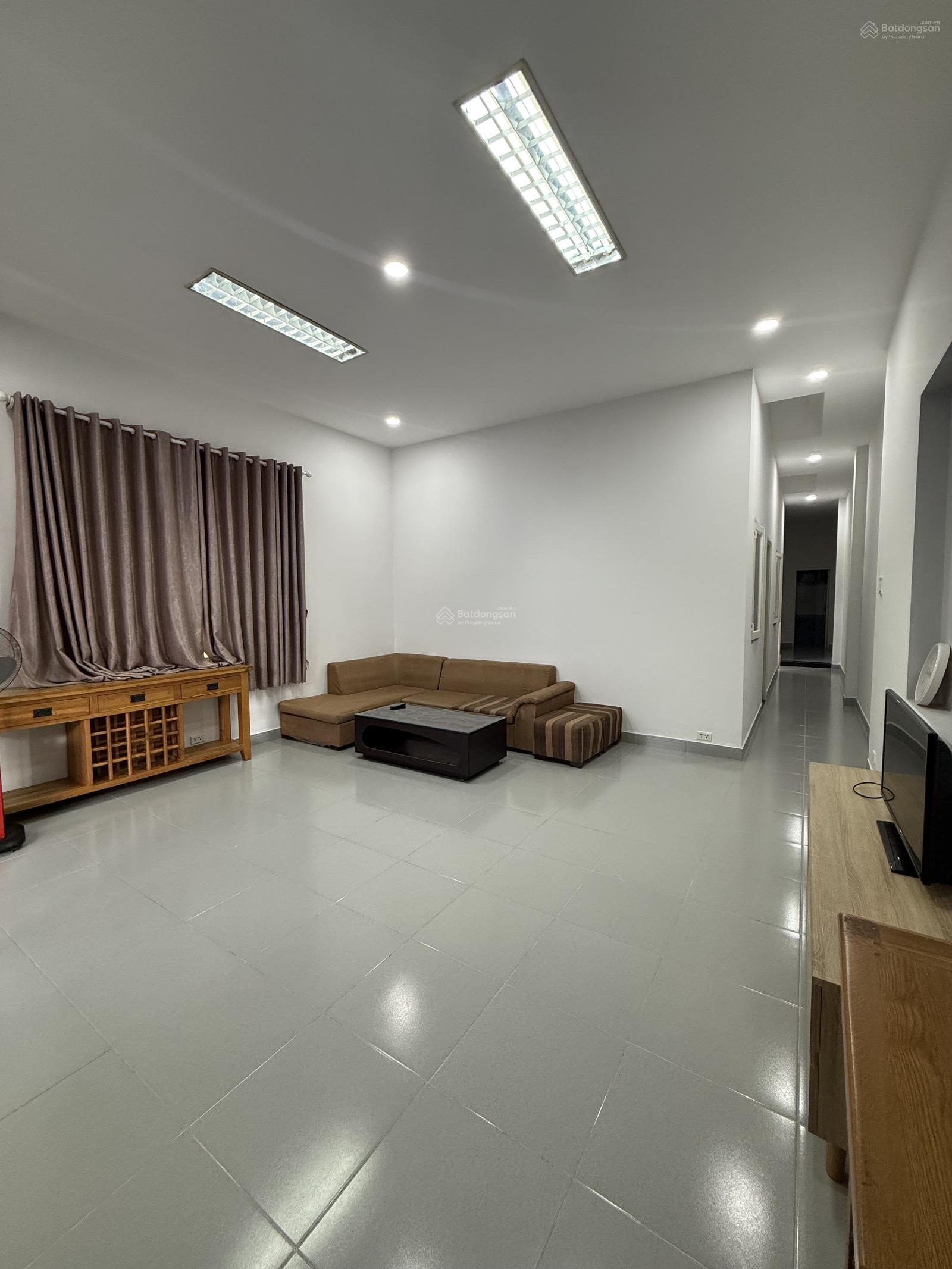 Bán nhà đẹp gần biển Nha Trang, hẻm oto Trần Thị Tính, full nội thất MT rộng gần 6m chỉ 7,3 tỷ