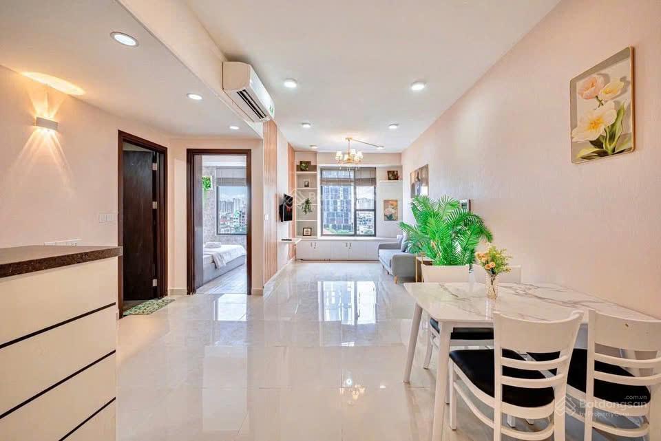 Giá cực rẻ! Căn góc 1PN - 1WC - 50m2 Quận 4 The Tresor tầng cao thoáng giá chỉ 4,8 tỷ LH 0931 337 ***