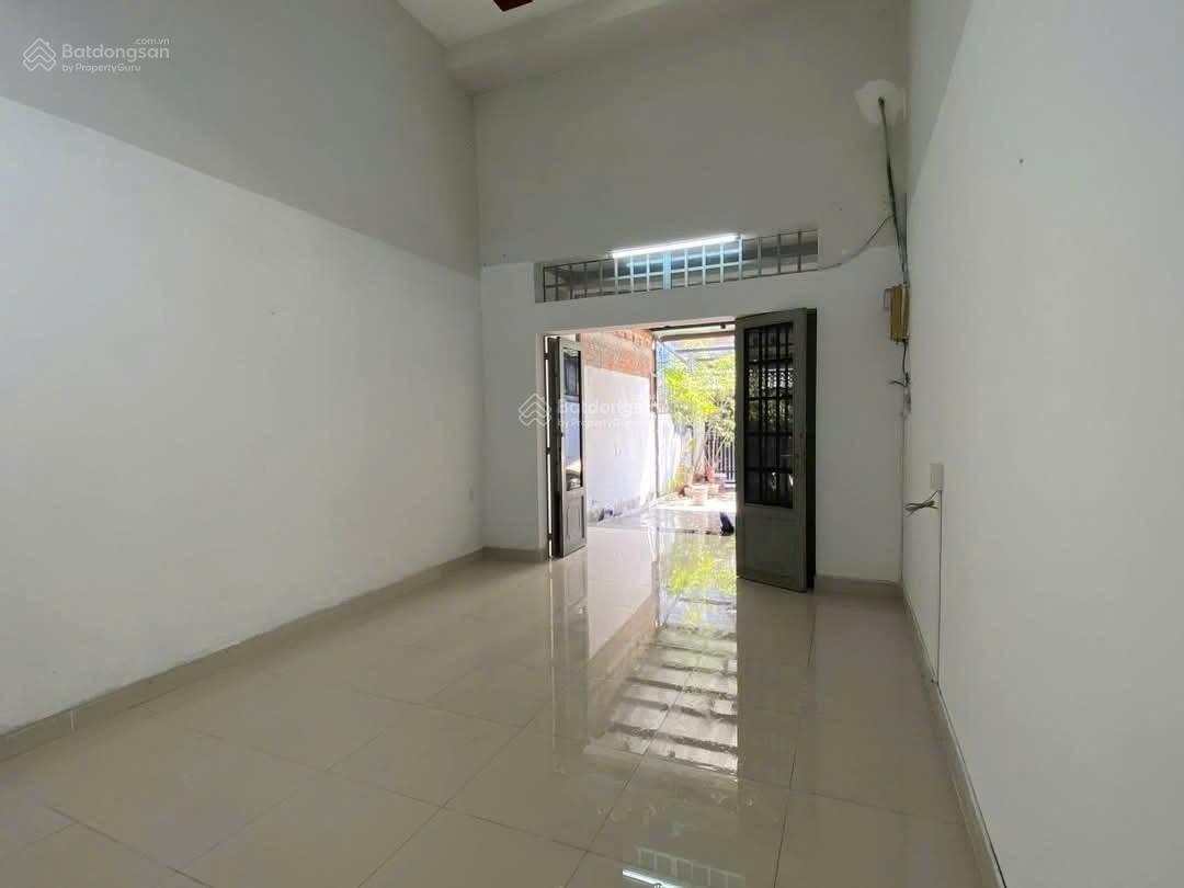 Sát trung tâm hành chính Q. 2 - TML - xe hơi vào nhà - 107m2 - ngang 4.4m - chỉ nhỉnh 8 tỷ