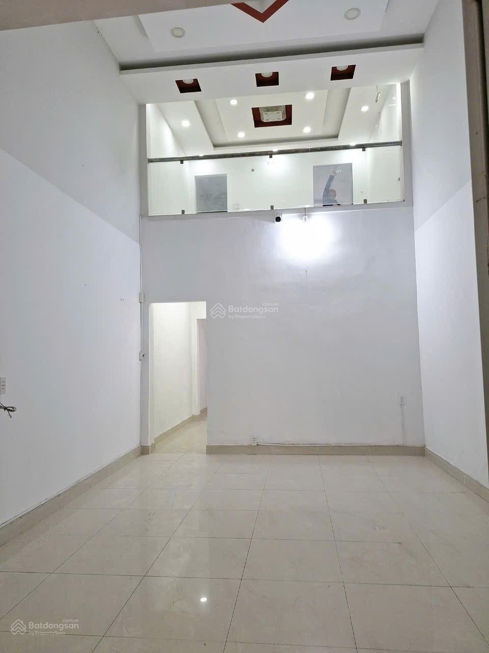 Sát trung tâm hành chính Q. 2 - TML - xe hơi vào nhà - 107m2 - ngang 4.4m - chỉ nhỉnh 8 tỷ
