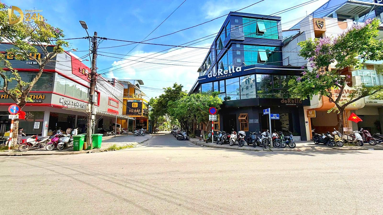 Nhà 3 tầng mặt tiền đường Nguyễn Phong Sắc giao đường Trường Chinh