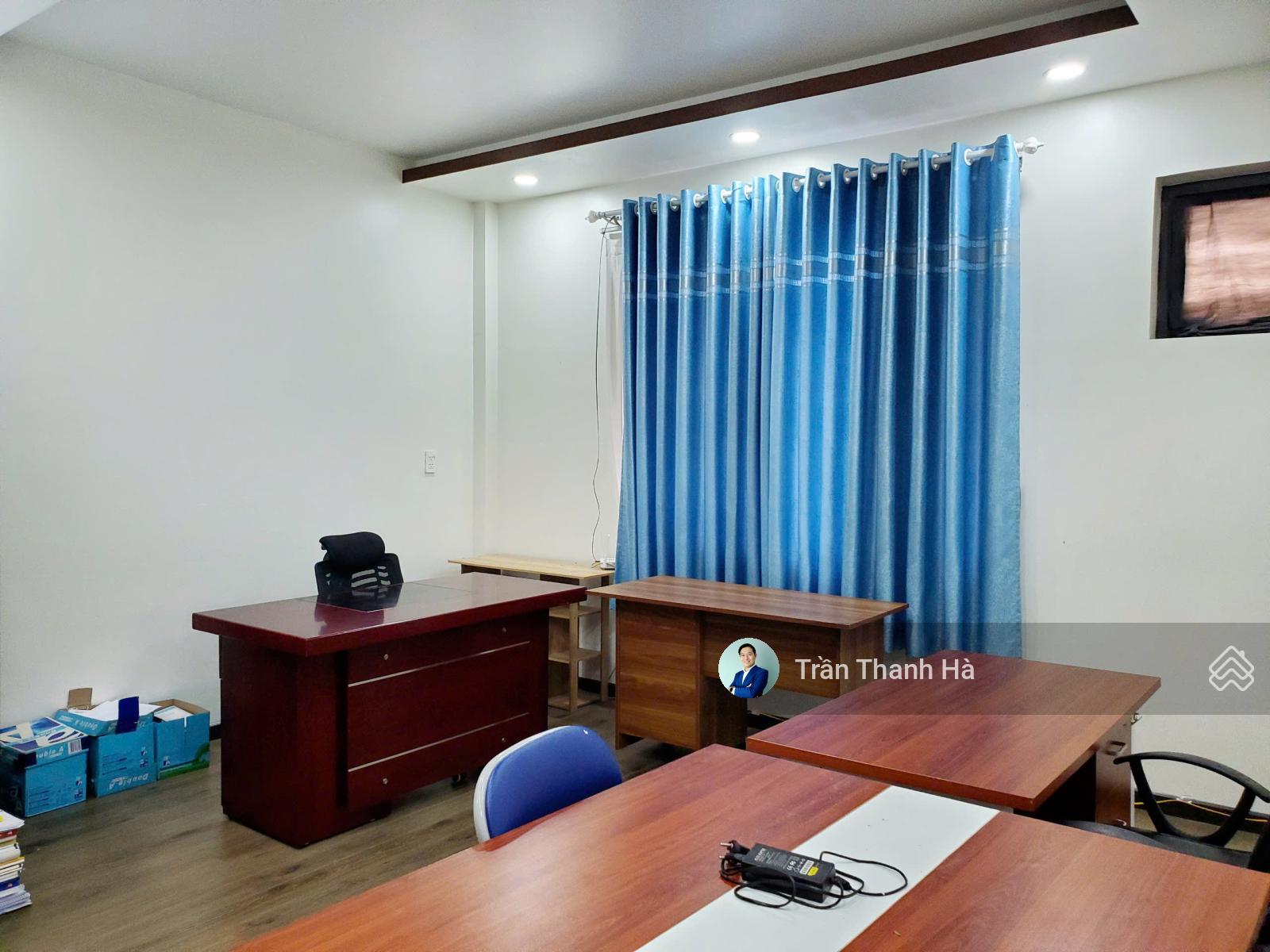 Cho thuê văn phòng full nội thất, sẵn sàng vào làm ngay - Vạn Phúc City