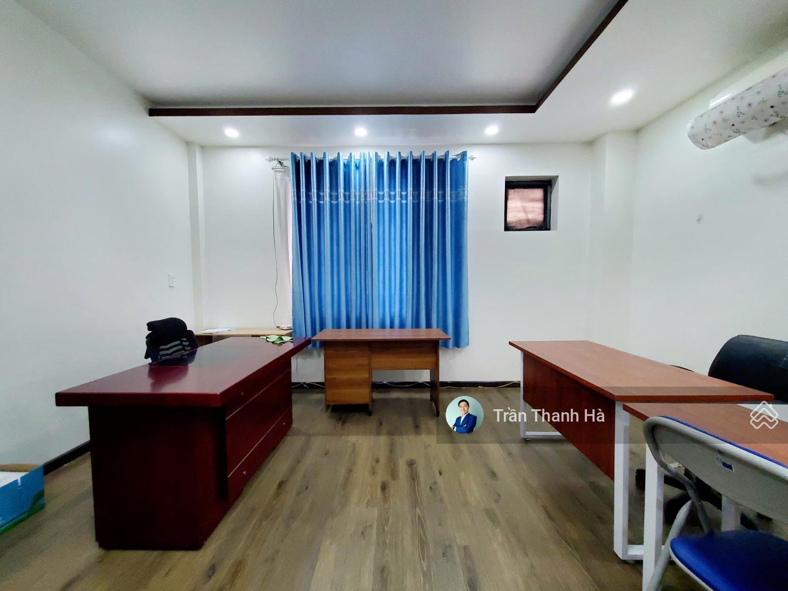 Cho thuê văn phòng full nội thất, sẵn sàng vào làm ngay - Vạn Phúc City