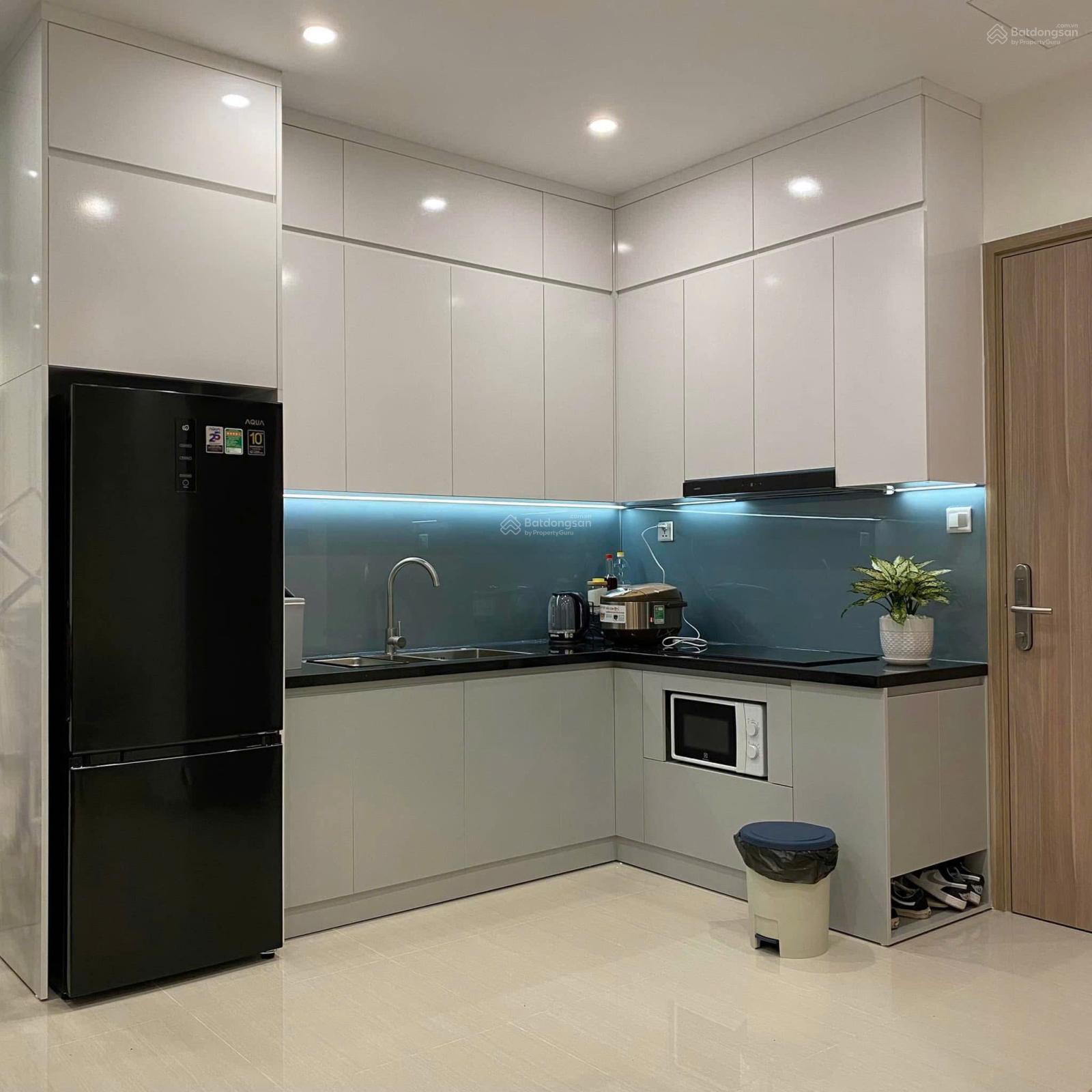 Bán gấp căn hoa hậu 2 ngủ 2WC khu Sakura giá 4 tỷ, view bể bơi siêu đẹp - Vinhomes Smart City
