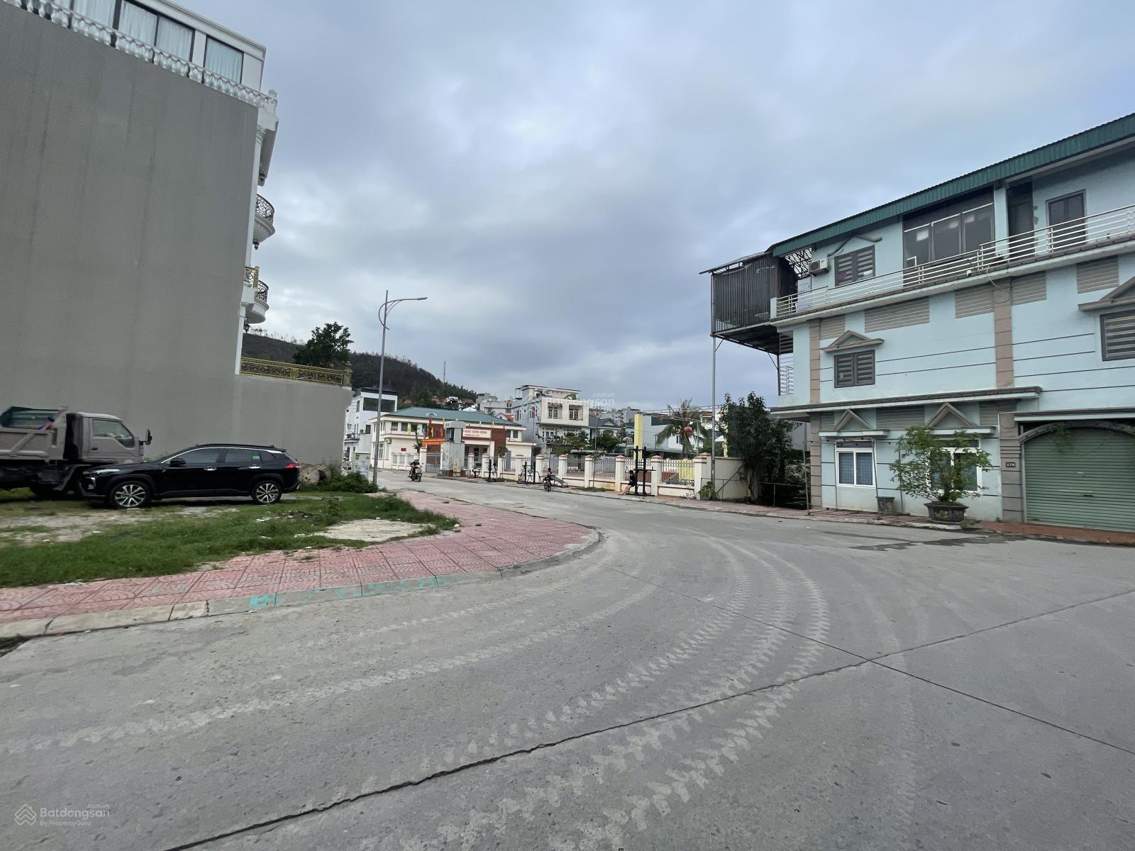 Bán lô đất đẹp lô góc 2 mặt tiền trục chính khu 7 Cái Dăm, Bãi Cháy, Hạ Long