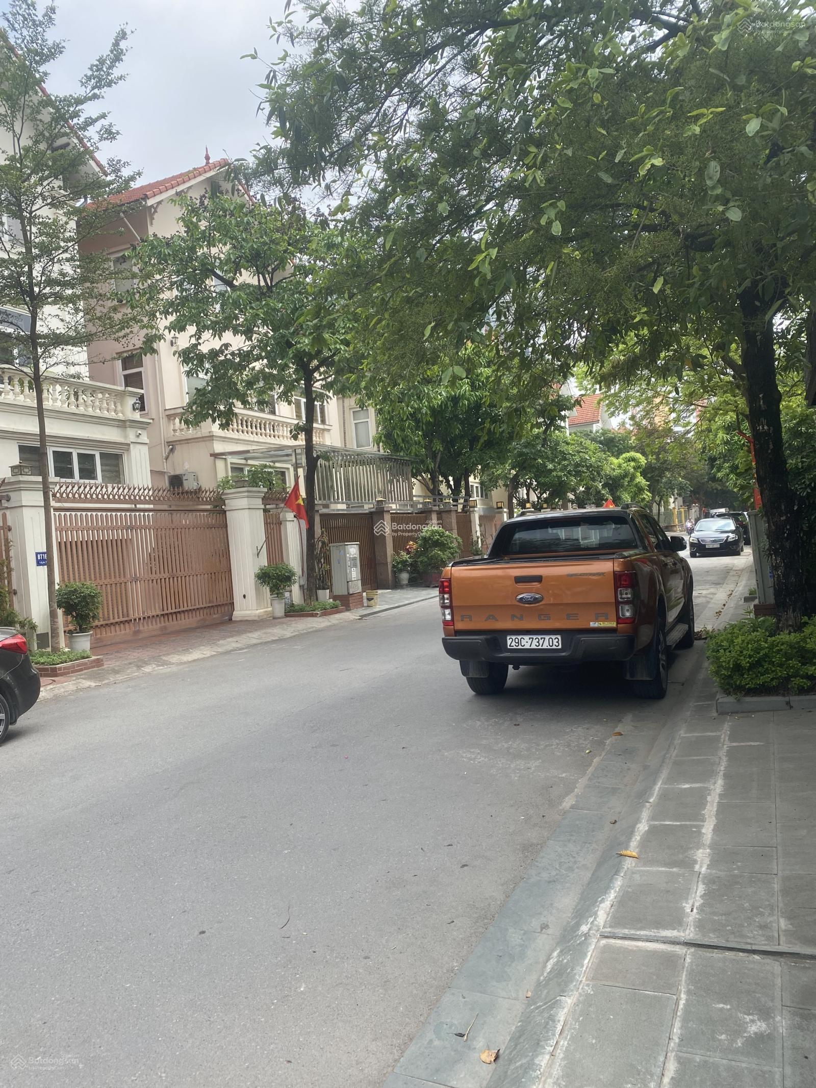 CHÍNH CHỦ BÁN Biệt Thự Làng Việt Kiều Châu Âu 195M, SỔ ĐỎ. Giá 45 tỷ có thương lượng. LH 0944 960 ***