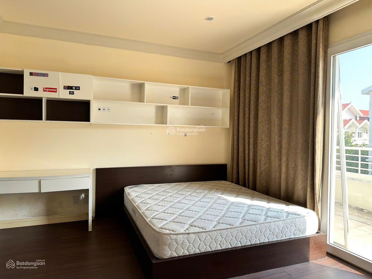 Cho thuê liền kề 5PN, 4VS nhà sạch sẽ full nội thất an ninh tốt tại liền kề splendora bắc an khánh