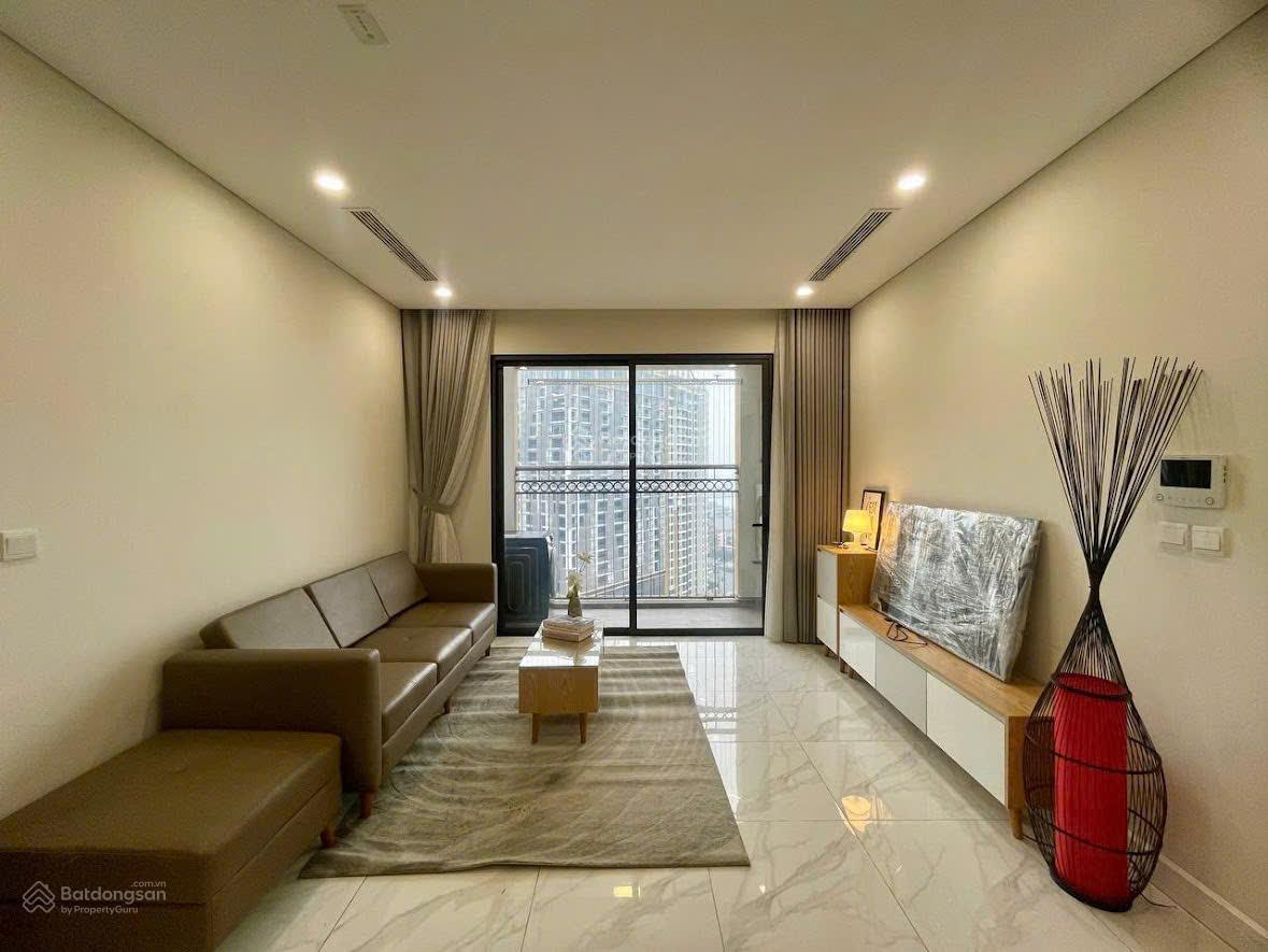 Cần bán nhanh căn hộ 3 phòng ngủ view thẳng Hồ Tây, giá 10.x tỷ. LH: 0383 654 ***