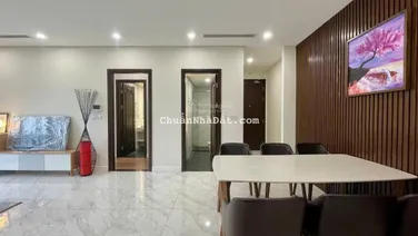 Cần bán nhanh căn hộ 3 phòng ngủ view thẳng Hồ Tây, giá 10.x tỷ. LH: 0383 654 ***