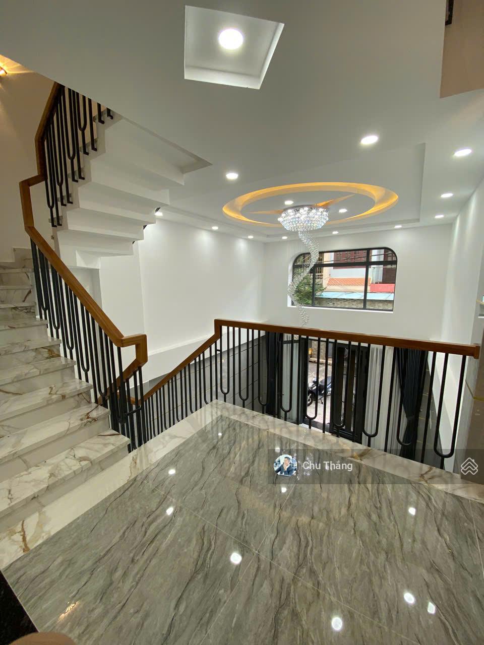 Nhà mặt tiền Ni Sư Huỳnh Liên, 6.75x15.5m nhà 5 tầng mới duy nhất tại phường 10 giảm 3 tỷ