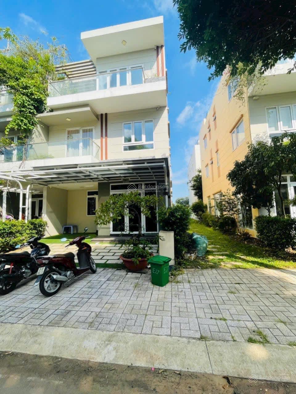 Nhà hoàn thiện chính chủ gửi bán DT 75m2 gía 10.3 tỷ TL LH Em Hương