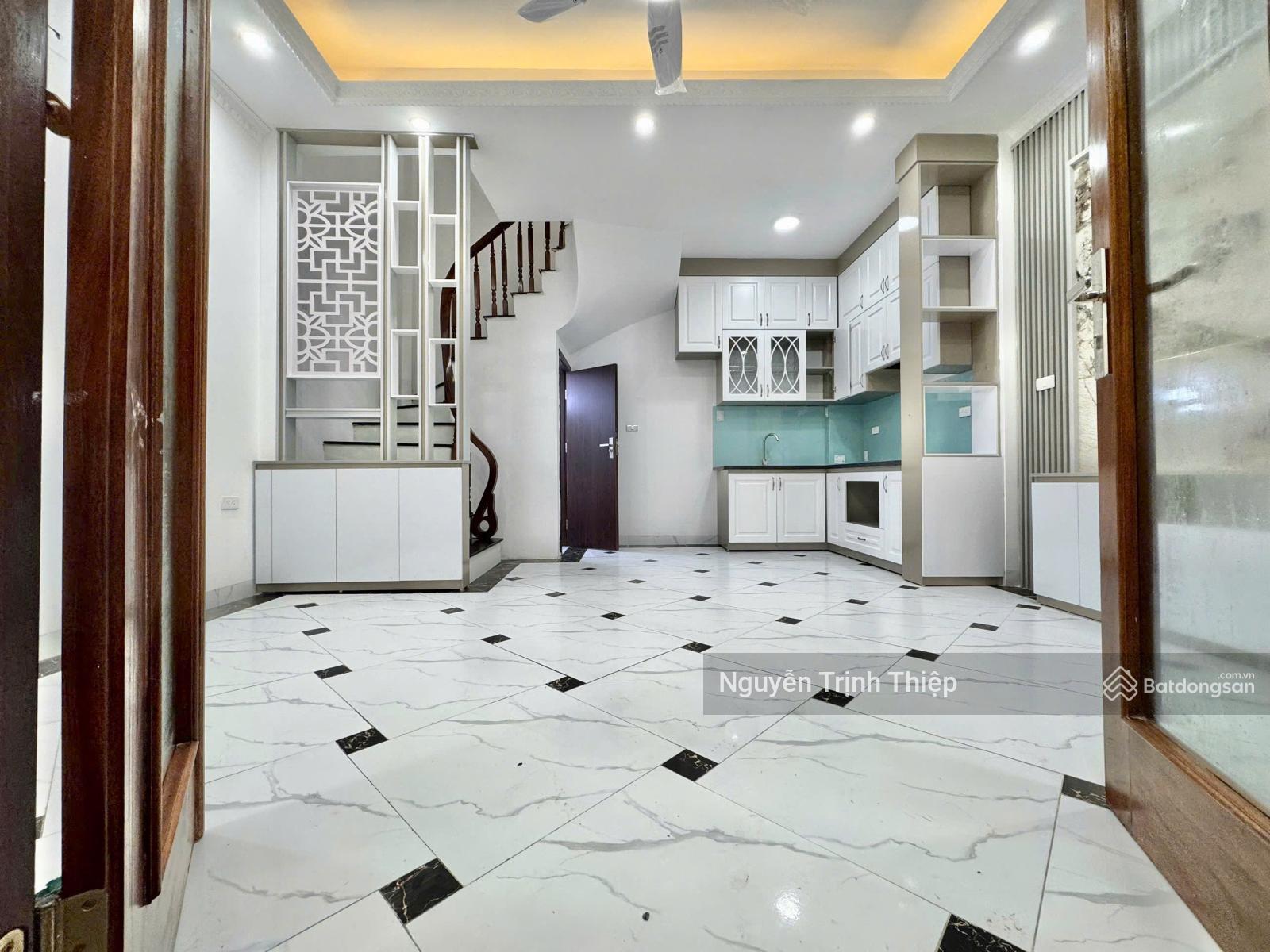 Giảm giá nhà Đông Ngạc, Bắc Từ Liêm. DT 35m2 x 5T giá 5.75 tỷ (ô tô cách nhà 10m)