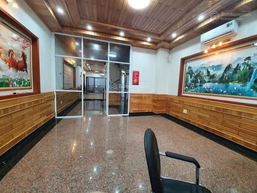 CHo thuê tầng trệt văn phòng 100m2 gía 10tr có thang máy CHo thuê tầng trệt văn phòng 100m2 gía 10tr có thang máy