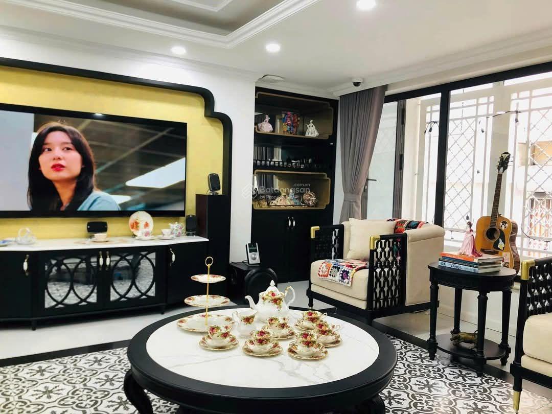 Bán nhà phân lô Giảng Võ Cát Linh - Đống Đa - 1 nhà ra phố móng 7 tầng - nhà xây cực đẹp - 2 thoáng