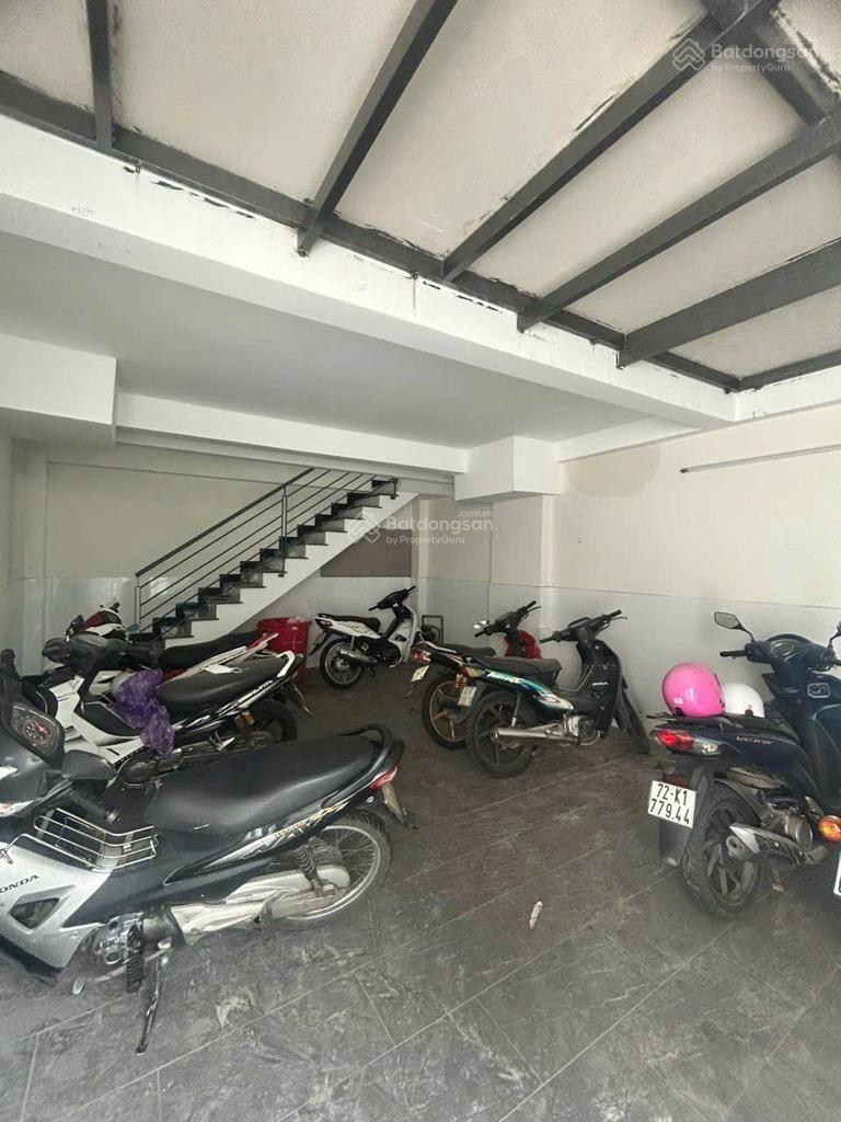 CHDV 5 tầng BTCT - Ngay ĐH Văn Lang, ĐH Công Nghiệp 4 - 21tr/th - Chỉ 5,6 tỷ TL